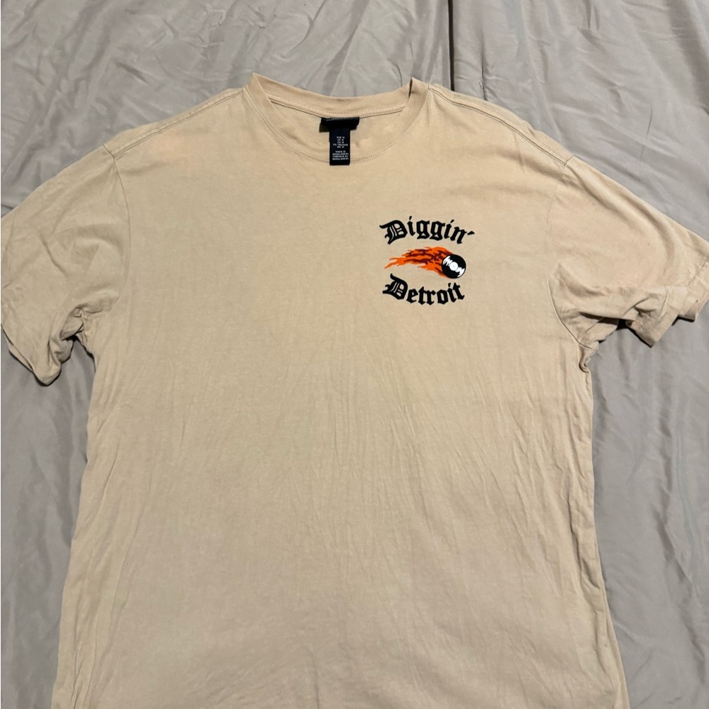 H&M Tan Graphic Tee
